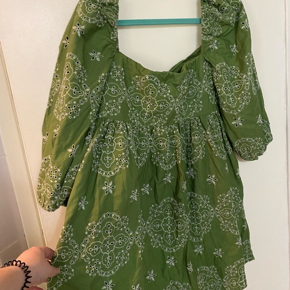 Green embroidered dress - Picture 5 of 7